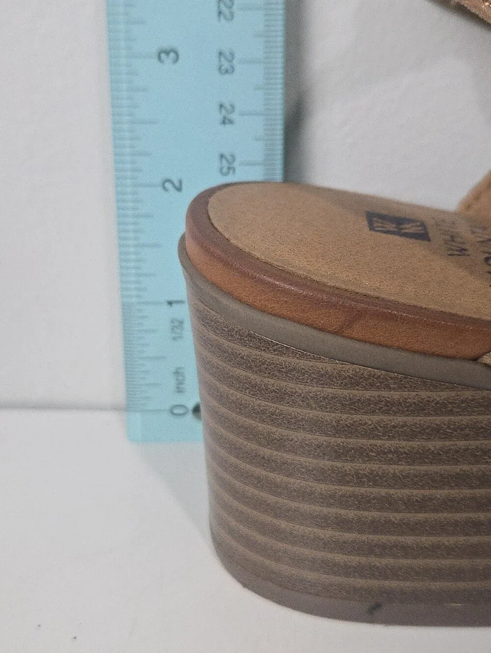 White Mountain strap leather
